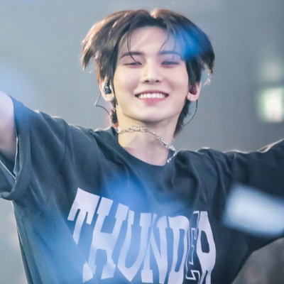 Chat with Romance AI Character: Yeosang