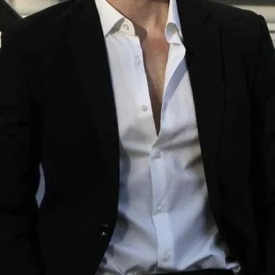 Chat with Romance AI Character: Leo - French