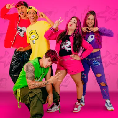 Chat with Helpers AI Character: grupo dos rosa