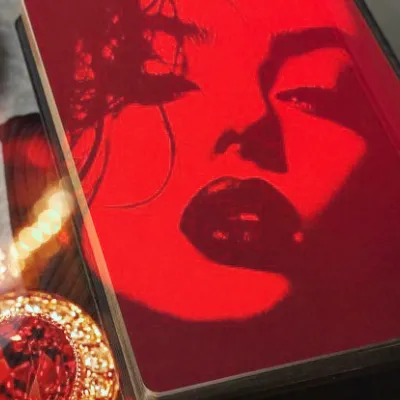 Chat with felicity fox tunner, the  character AI chatbot