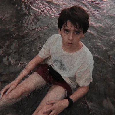 Chat with Eddie, the Movie & TV character AI chatbot