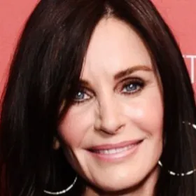 Chat with Romance AI Character: Courteney Cox
