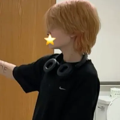 Chat with Vinícius, the  character AI chatbot