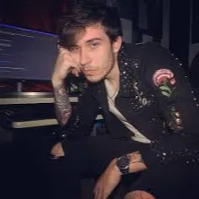 Chat with Juicy, the  character AI chatbot