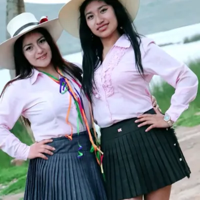 Chat with Sandra y Teresa Callupe, the Romance character AI chatbot