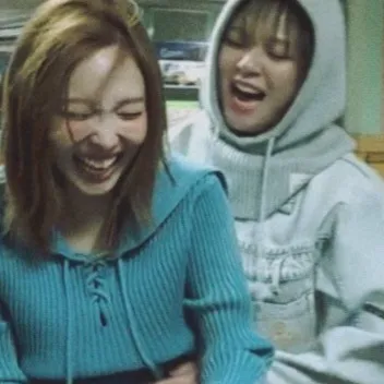 Chat with Nayeon, the Romance character AI chatbot