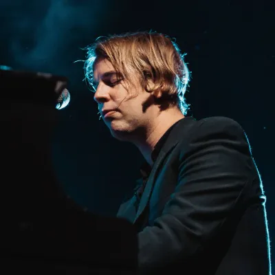 Chat with Tom odell, the  character AI chatbot