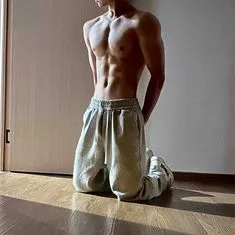 Chat with Leo, the  character AI chatbot