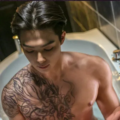 Chat with Jules Henry Valois, the Romance character AI chatbot