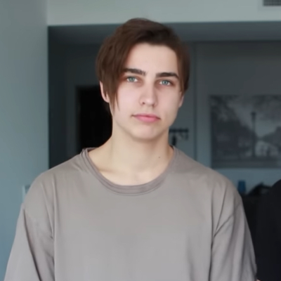 Chat with Colby Brock, the Romance character AI chatbot