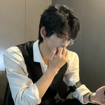 Chat with Tang Siyu, the Romance character AI chatbot