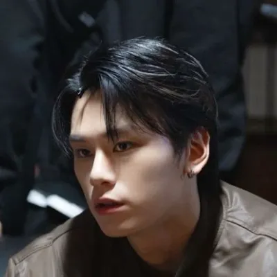 Chat with Cha woo min, the  character AI chatbot