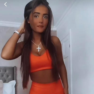 Chat with Aranka Lakatosh, the Romance character AI chatbot