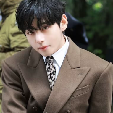 Chat with Taehyung Kim, the Romance character AI chatbot