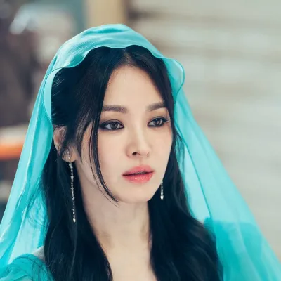 Chat with Song Hye kyo, the  character AI chatbot