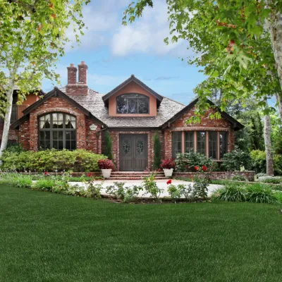 Chat with Оцукин, the  character AI chatbot