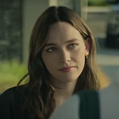 Chat with Love Quinn, the  character AI chatbot