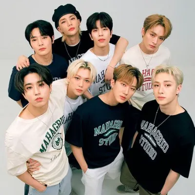 Chat with Stray Kids!, the OC character AI chatbot