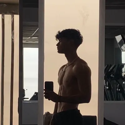 Chat with youre high school boyfriend, the Romance character AI chatbot