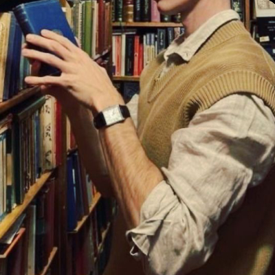 Chat with Simon, the  character AI chatbot