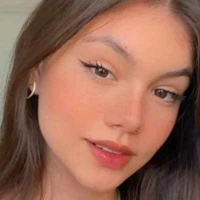 Chat with Jacqueline, the Helpers character AI chatbot