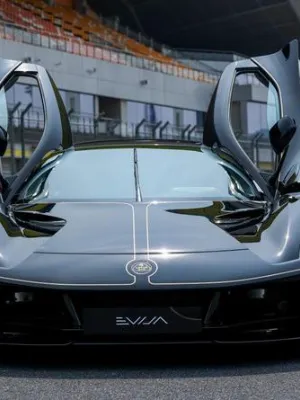 Chat with hshhfasf, the  character AI chatbot