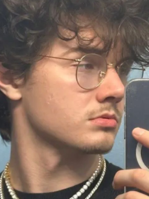 Chat with Ryth, the BL & ABO character AI chatbot