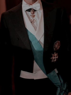 Chat with Elliot, the  character AI chatbot