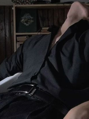 Chat with Rayen, the  character AI chatbot