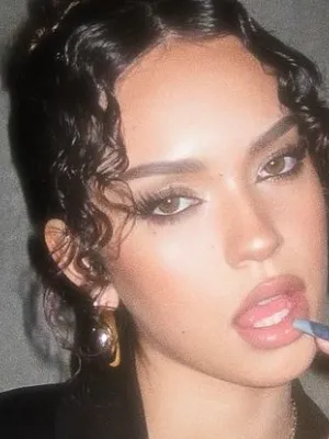 Chat with Bella, the  character AI chatbot