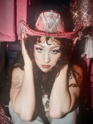 Chat with Chapell Roan (Kayleigh) WLW, the  character AI chatbot