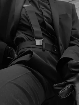 Chat with //C.O.L.E//, the  character AI chatbot