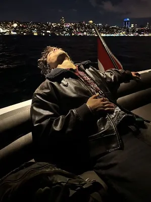 Chat with Jasper Santos, the  character AI chatbot