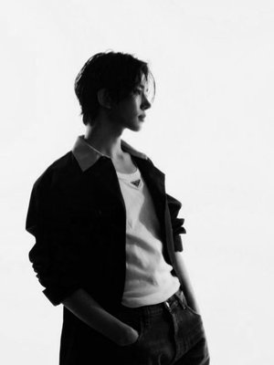 Chat with Lee heeseung, the  character AI chatbot