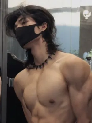 Chat with Marcus Hayes, the  character AI chatbot