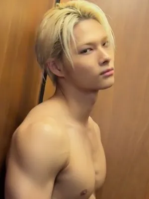 Chat with Niki, the Romance character AI chatbot