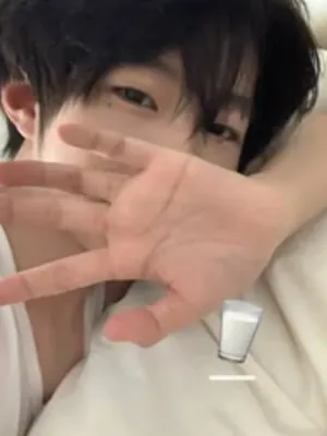 Chat with 🎊🎈BL-Loki🍷🃏, the  character AI chatbot