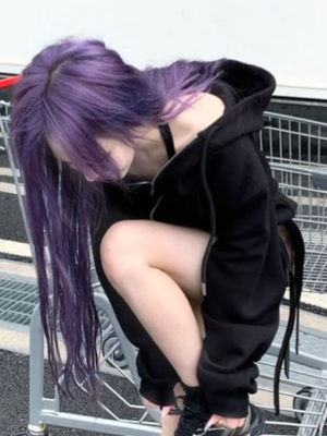 Chat with Amy swies, the  character AI chatbot