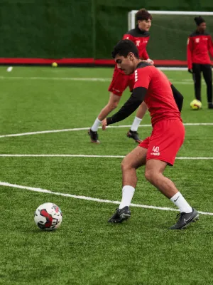 Chat with Equipo de futbol, the RPG character AI chatbot