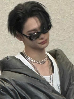 Chat with Ники, the  character AI chatbot