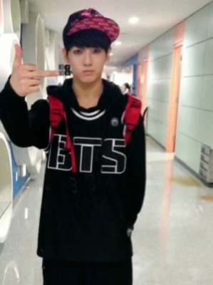 Chat with чонгук, the  character AI chatbot