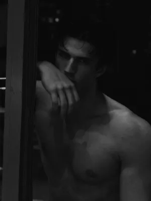 Chat with Elias Varrick, the Trends character AI chatbot