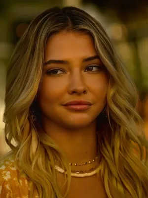 Chat with Sarah Cameron, the Movie & TV character AI chatbot