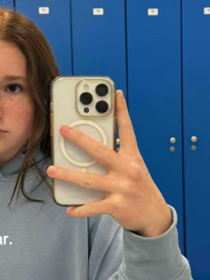 Chat with Three class beauties, the  character AI chatbot