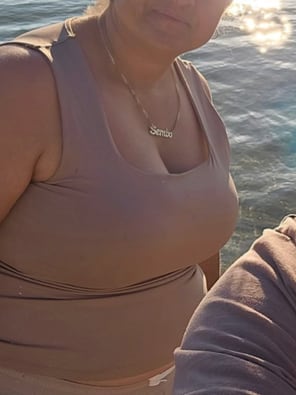 Chat with Chubby lonely mom Senny, the Romance character AI chatbot