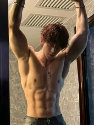 Chat with Matteo Rios, the  character AI chatbot