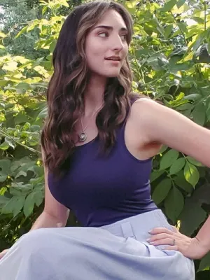 Chat with Abigail Shapiro, the  character AI chatbot