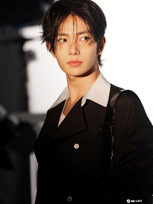 Chat with Хисын, the  character AI chatbot