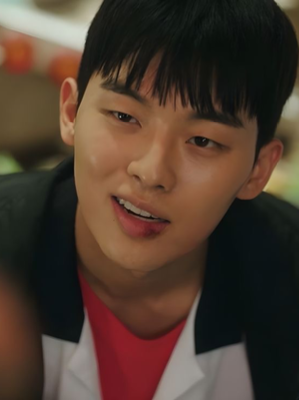 Chat with Сухо, the  character AI chatbot