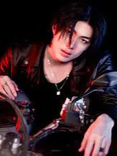 Chat with Ten Yujin, the  character AI chatbot